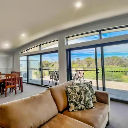 Beachside Beauty Caves Beach Exterior photo